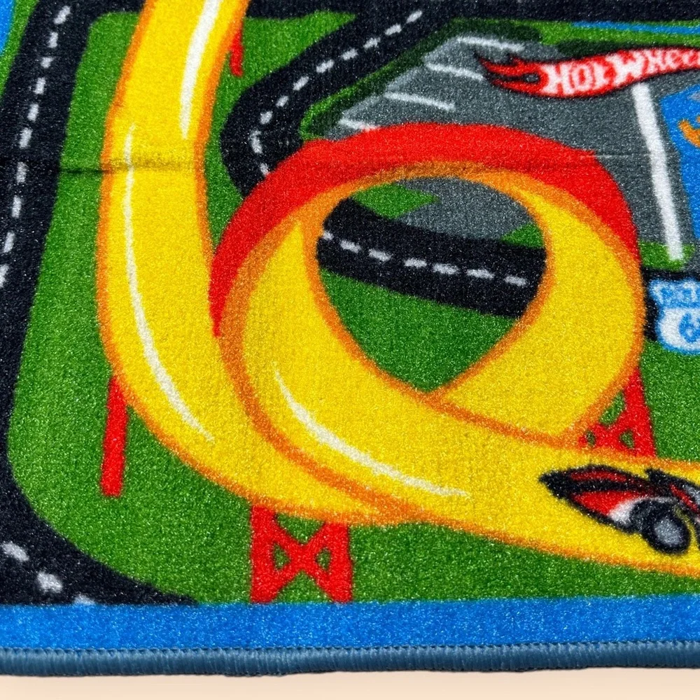2014 Mattel Hot Wheels Trick Town Toy Race Car Play Mat/Track 39” x 25.5”